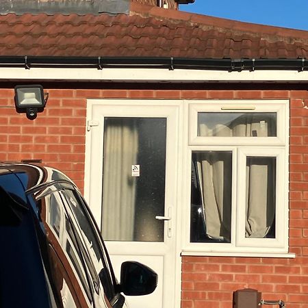 Dream Private Ensuite Apartment In Solihull Close To Birmingham Airport-City Centre And Nec Bagian luar foto